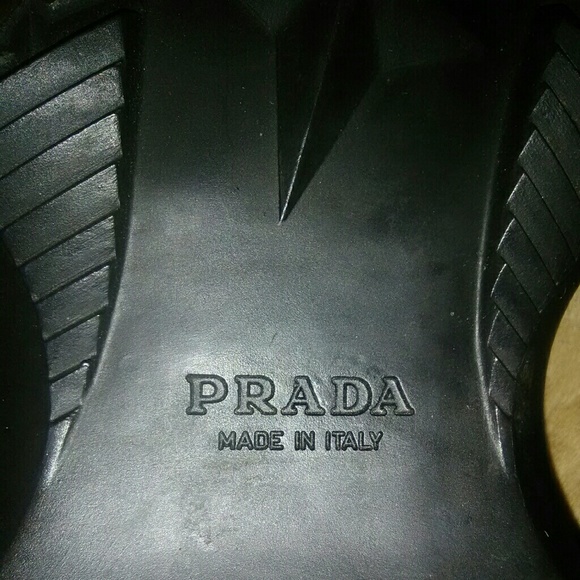 Prada Low Top Men's Shoes - Picture 4 of 8
